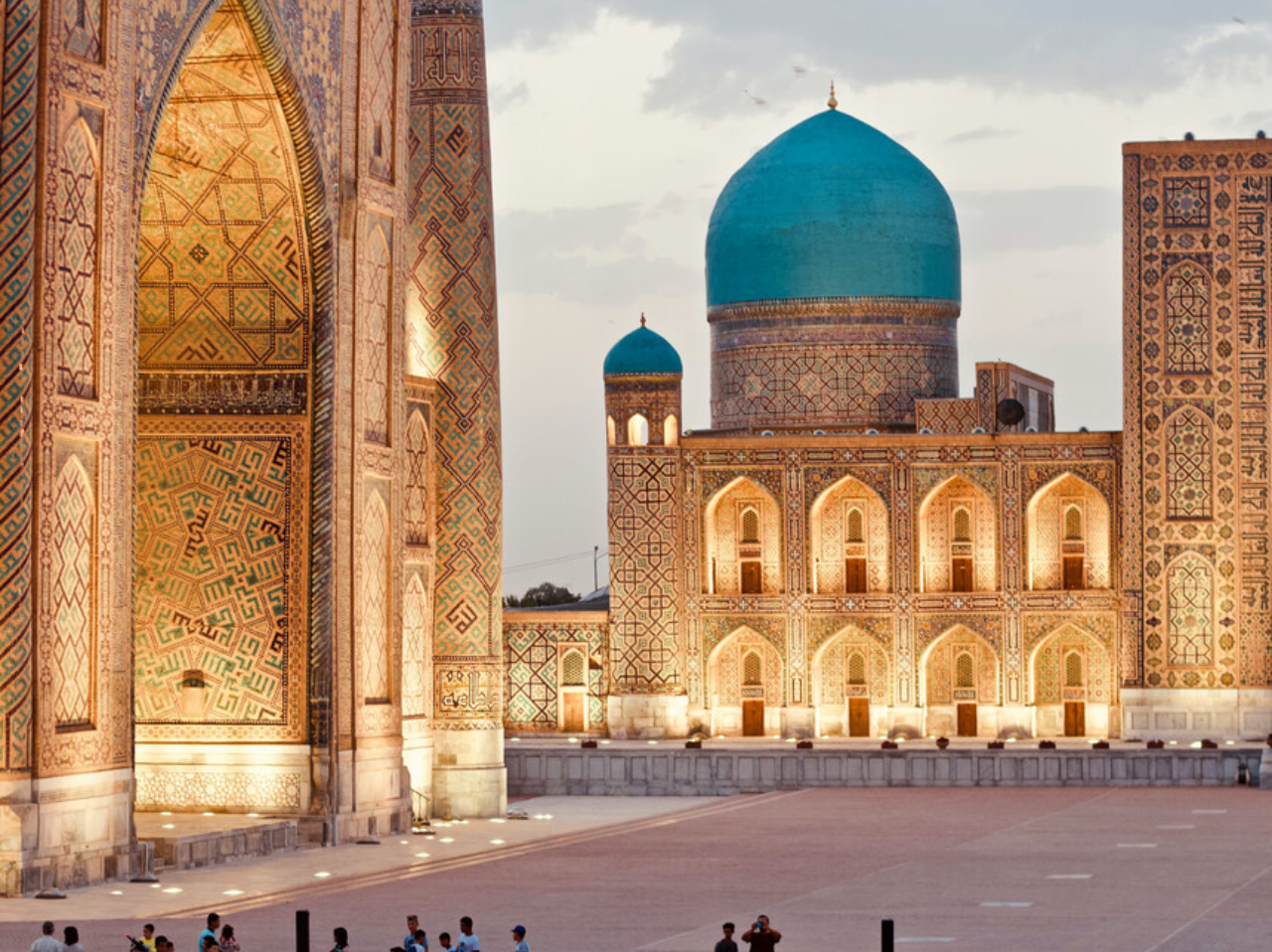 Viaje organizado a Uzbekistán desde Barcelona para mayores de 50