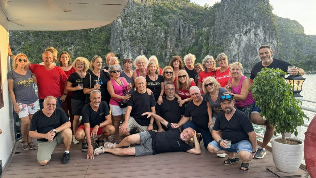 grupo-de-viajeros-juntos viaje-en-grupo-desde-barcelona
